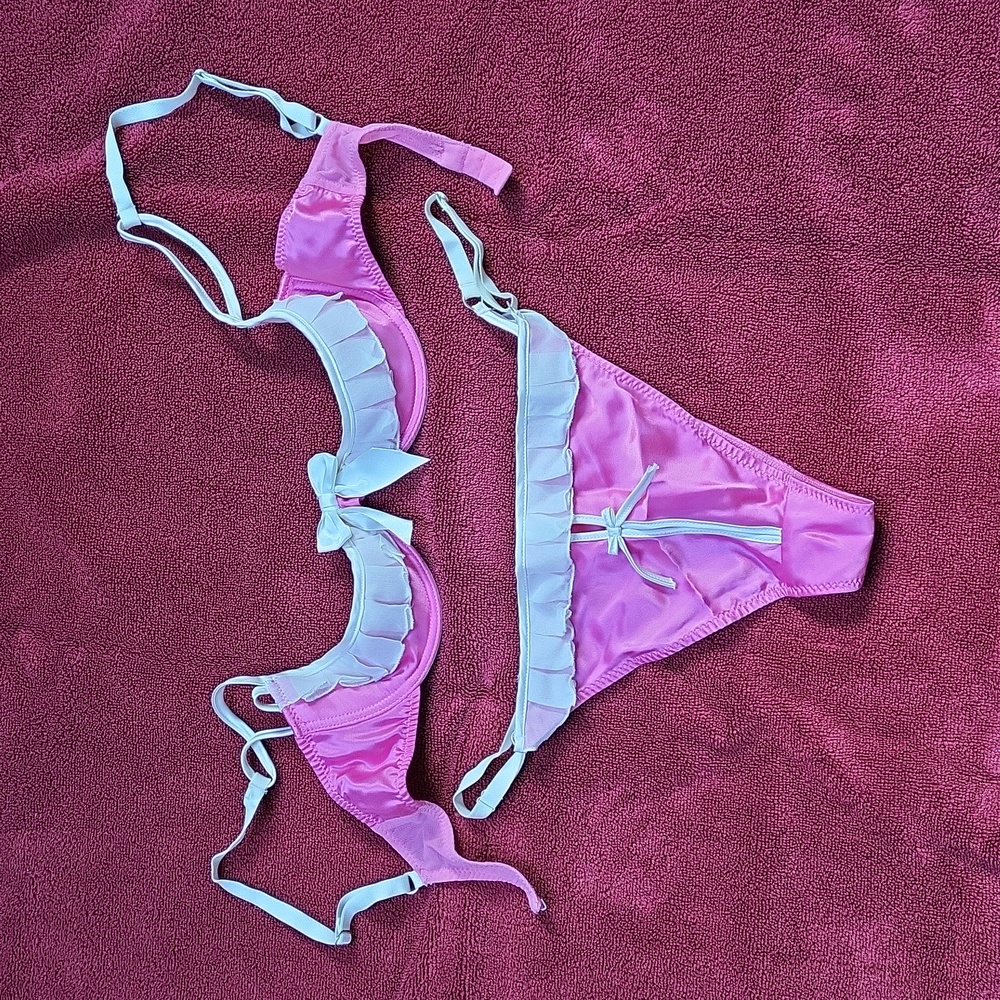 Naughty Janet Shelf Bra and Knickers set